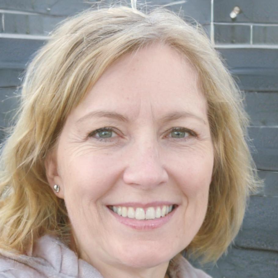 Nilgün Berkay - Baş Tasarımcı